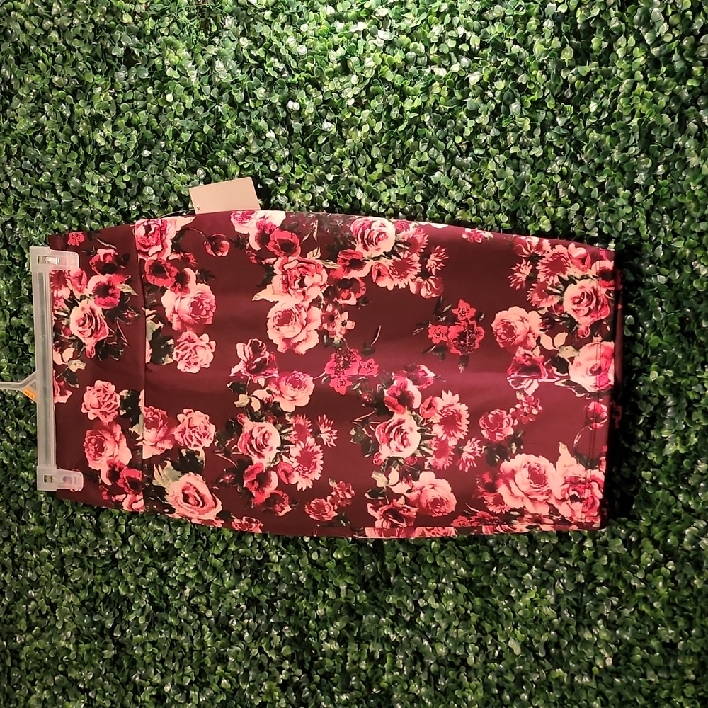 Rose 🌹 Pencil Skirt